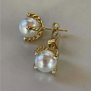 18k gold  pearl stud earrings retro 🤍